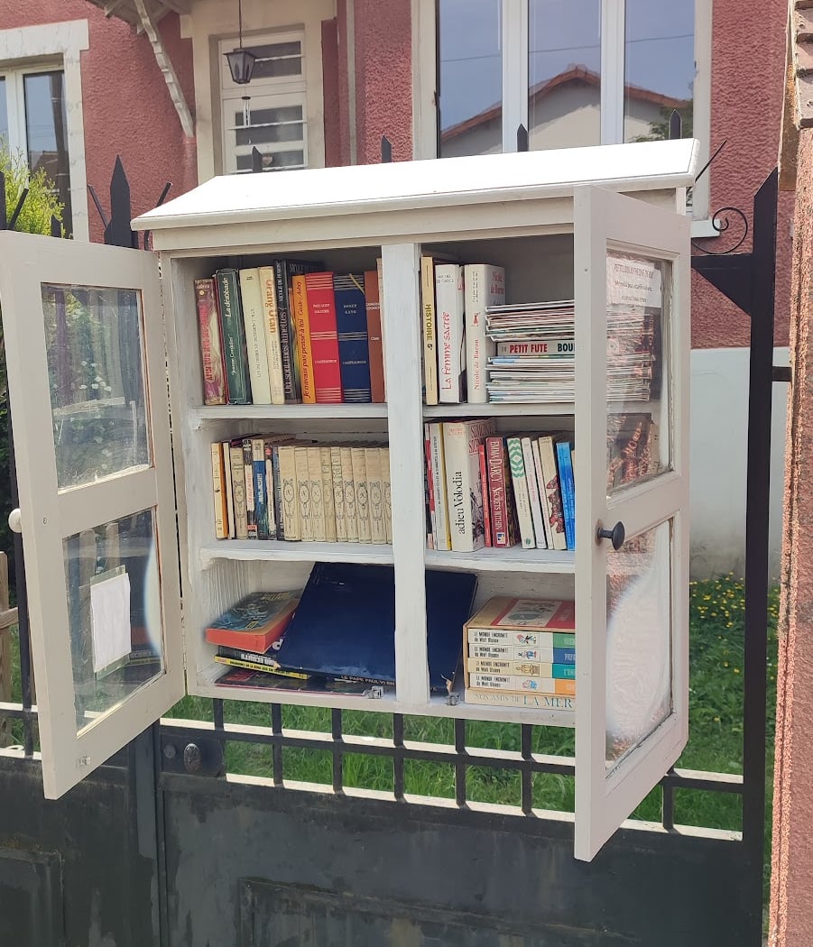 Boîte à livres Roger LEMAIRE 3